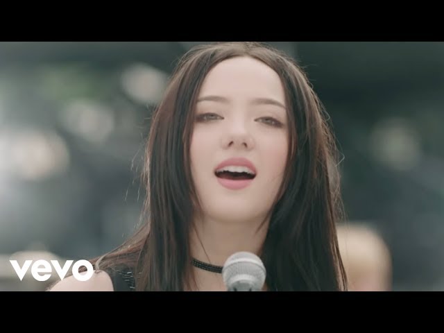 Jannine Weigel - ปากร้ายใจรัก (Pak Rai Jai Rak) class=