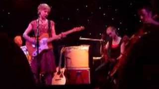 Video thumbnail of "Kristin Hersh - White Bikini Sand (live)"