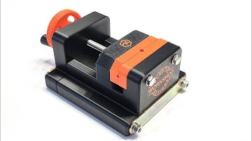 3D printed vice using metal fasteners bench vise drill press