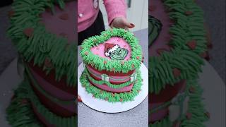Celebrity Grinch Cake 💚 use code FROSTLOVE10 for 10% off at frostform.com checkout #grinch #cake #ytshorts Wealth
