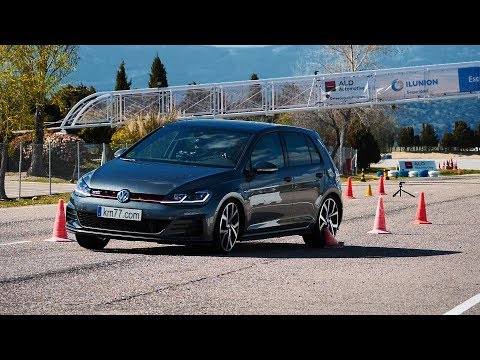 Volkswagen Golf GTI 2017 - Maniobra de esquiva (moose test) y eslalon | km77.com