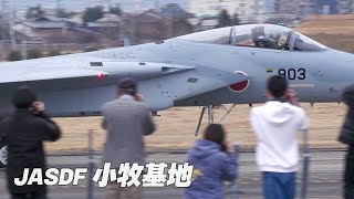 テストフライトへ向かう整備中のF-15イーグル戦闘機 小牧基地 テストフライトへ向かう整備中のF-15イーグル戦闘機 小牧基地