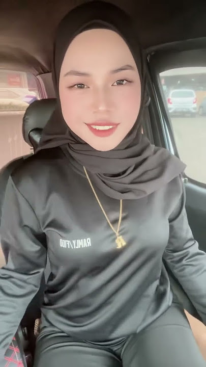 awek melayu dalam kereta