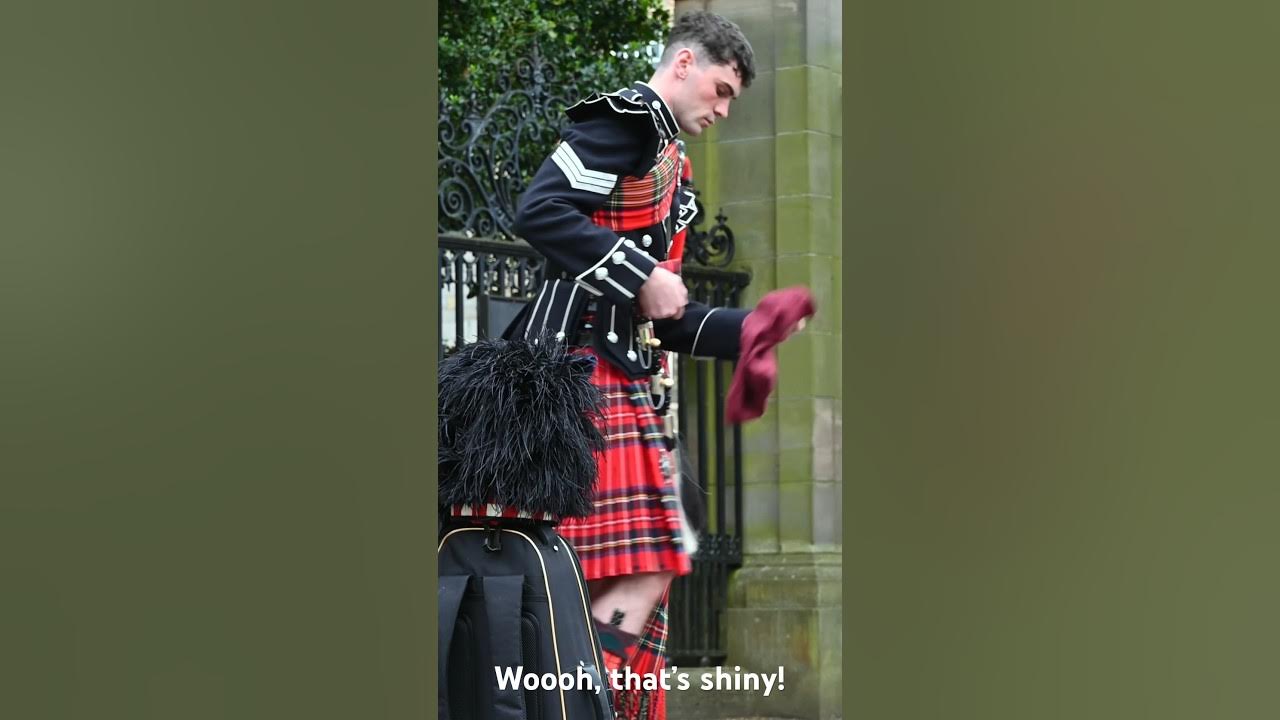 scotsguards #handsome #soldier #bagpipes scotsguards #handsome #soldier #bagpipes