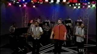 Watch Tito Nieves Le Gusta Que La Vean video