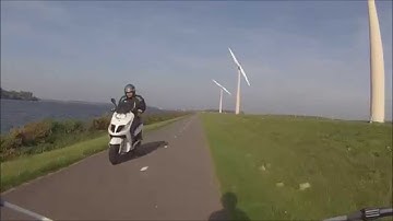Bike path Eemmeerdijk, Flevoland, The Netherlands