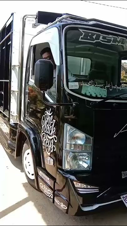 Modifikasi truk isuzu giga hitam mbois minimalis