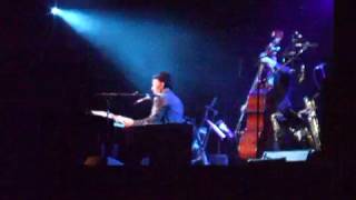 Tom Waits / The Briar And The Rose - 07/24/2008 - Paris; FR / Le Grand Rex (480p)