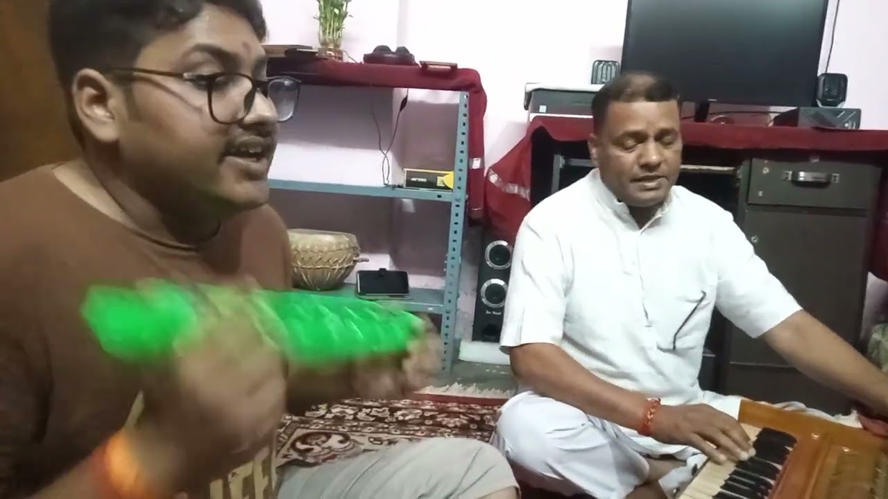 जय रघु नन्दन जय श्री राम जय श्री राम जय जय भोलेनाथ महादेव बैरागी है जय जय जय राम जय श्री राम 