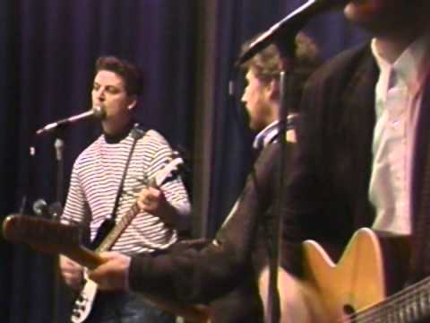 The Green Pajamas - Walking in the Rain (The NEW Spud Goodman Show) The Green Pajamas - Walking in the Rain (The NEW Spud Goodman Show)