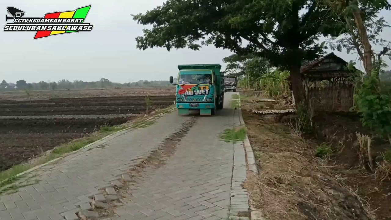  Dump  truk  anti ruwet oleng  parah sampe pintu kebuka YouTube