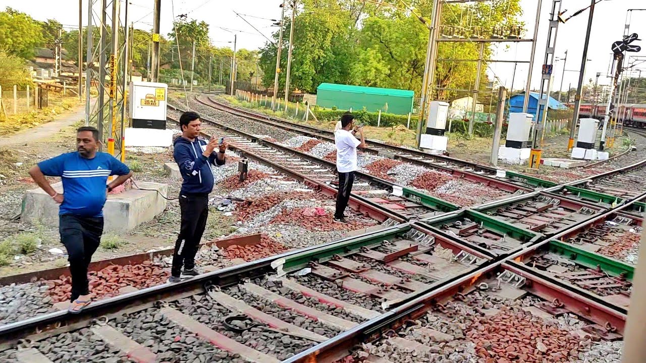 World famous NAGPUR DIAMOND CROSSING - INDIAN RAILWAYS
