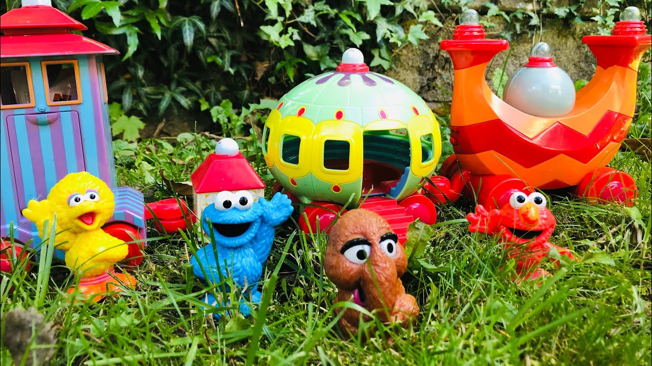 NINKY NONK Train and SESAME STREET Toys Surprise Thomas and Friends Mini Blind Bag Opening