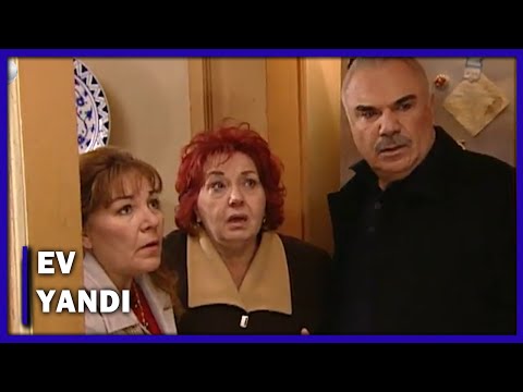 Hayriye Hanımların Evi Yandı! - Yaprak Dökümü 54.Bölüm