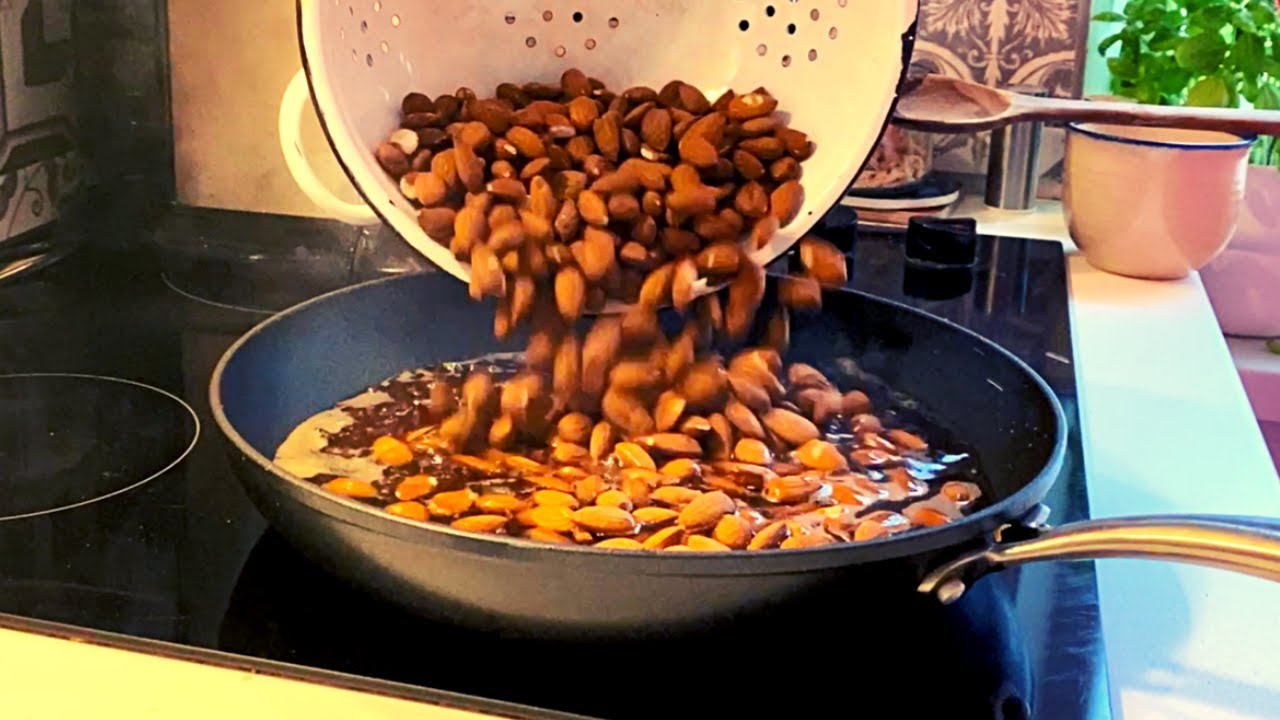 Candied Almonds (Cinnamon and Cardamom Roasted). Step by step Christmas recipe
