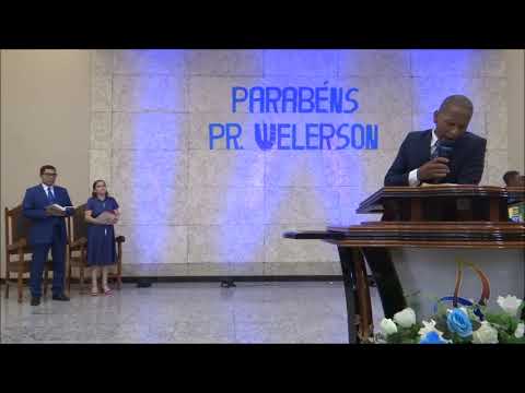 Leitura bíblica inicial, com o evangelista Izupério.