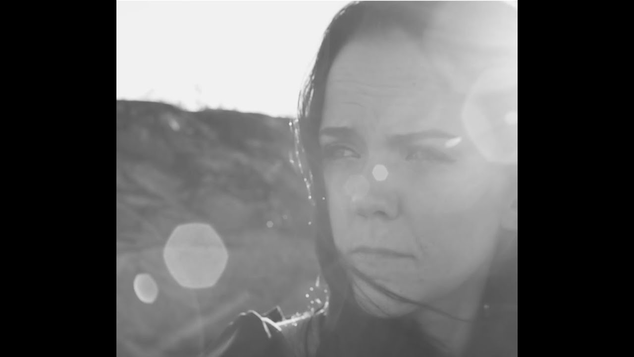 Cornelia Sander - Hold on (Official Music Video)