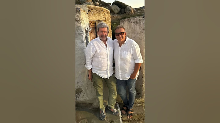 Γιώργος Λιάγκας και Γιάννης Λάτσιος μαζί στην Τήνο - Η συνάντηση των δύο αντρών στο κυκλαδίτικο νησί