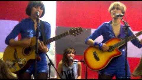 Robots In Disguise - Turn It Up (Acoustic)