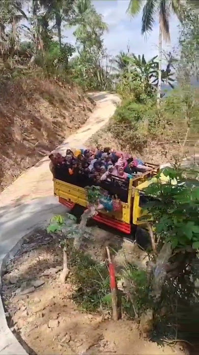 Sopir SIM 17 lembar. Ngiring manten nang gunung. Baosan Ngrayun #kilurahzayin#santrindeso#sopirtruck
