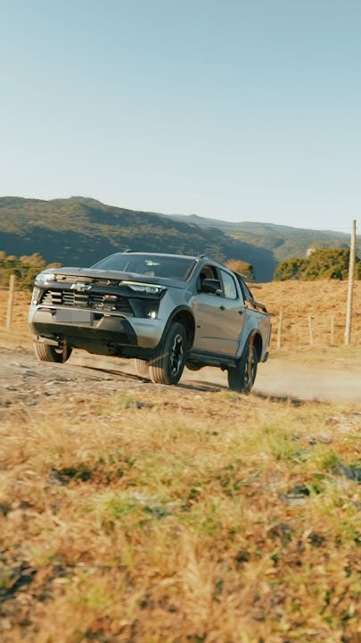 POV: a S10 Z71 leva você onde o pôr do sol toca as nuvens. #ChevroletDestinos #SomosPicapeiros
