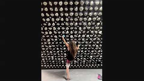 She Sets Kilter Board Class with Jackie