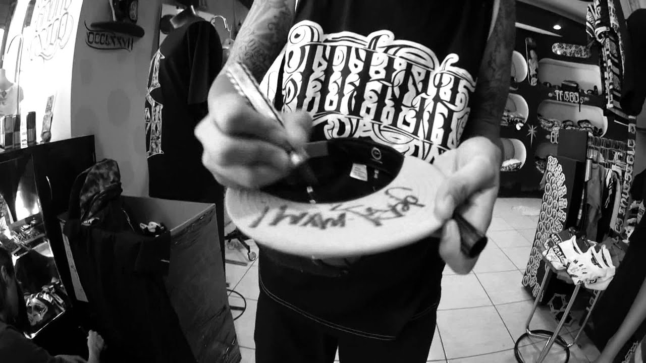 Gera Mxm- Firma de autografos en la tienda JOKER - YouTube