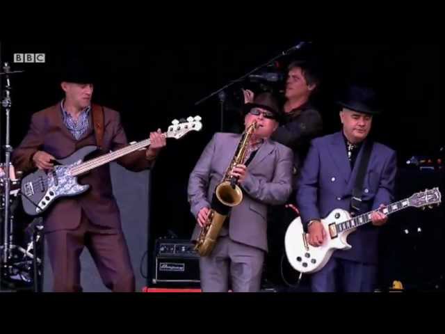 Madness perform 'Embarrassment' at Reading Festival 2011 - BBC class=