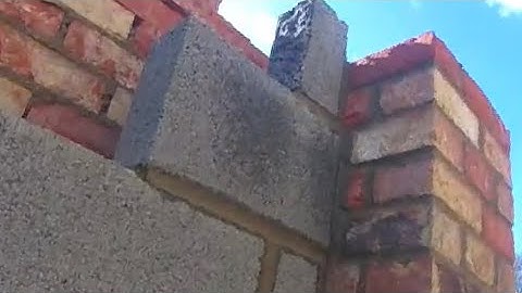 Fairfaced blockwork corner. | The skill of bricklaying.