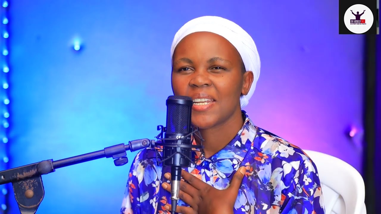 Joselyne aje mu nganzo  yo kuririmba yibutsa itorero ko rikwiriye kuba maso