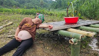Daily life of an 8-month single pregnant mother - Building her own bathroom, Harvesting fish to sell