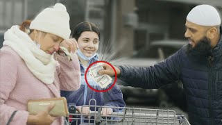 Muslim Asking Strangers For Food, Then Paying Their ENTIRE GROCERIES! | WORLD FACTS |