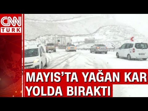 Van-Hakkari karayolunda kar yağışı nedeniyle bazı araçlar yolda kaldı