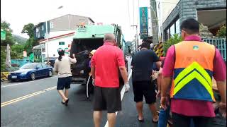 臺南垃圾車KEB-5953沿線收運 連續壓縮六次垃圾和家具 回收車532-UG(舊影片重新上傳)(禁止舉報該名清潔隊員及影片中的各種因素)