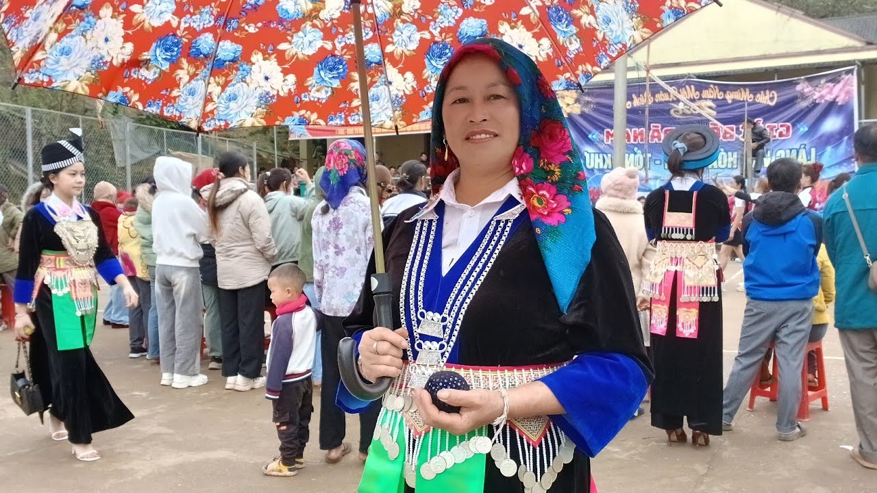 Hnub no mus yuav qaib ua peb caug,  rov mus pom niam pog lawv cov qua tsev nco lawv kawg 