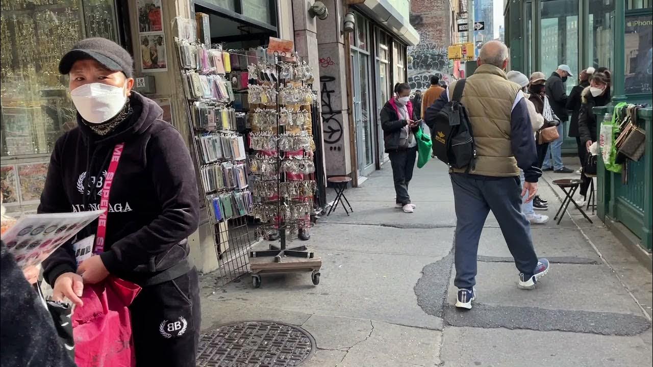 FakeBags sellers on #CanalStreet in #NewYork's Chinatown 