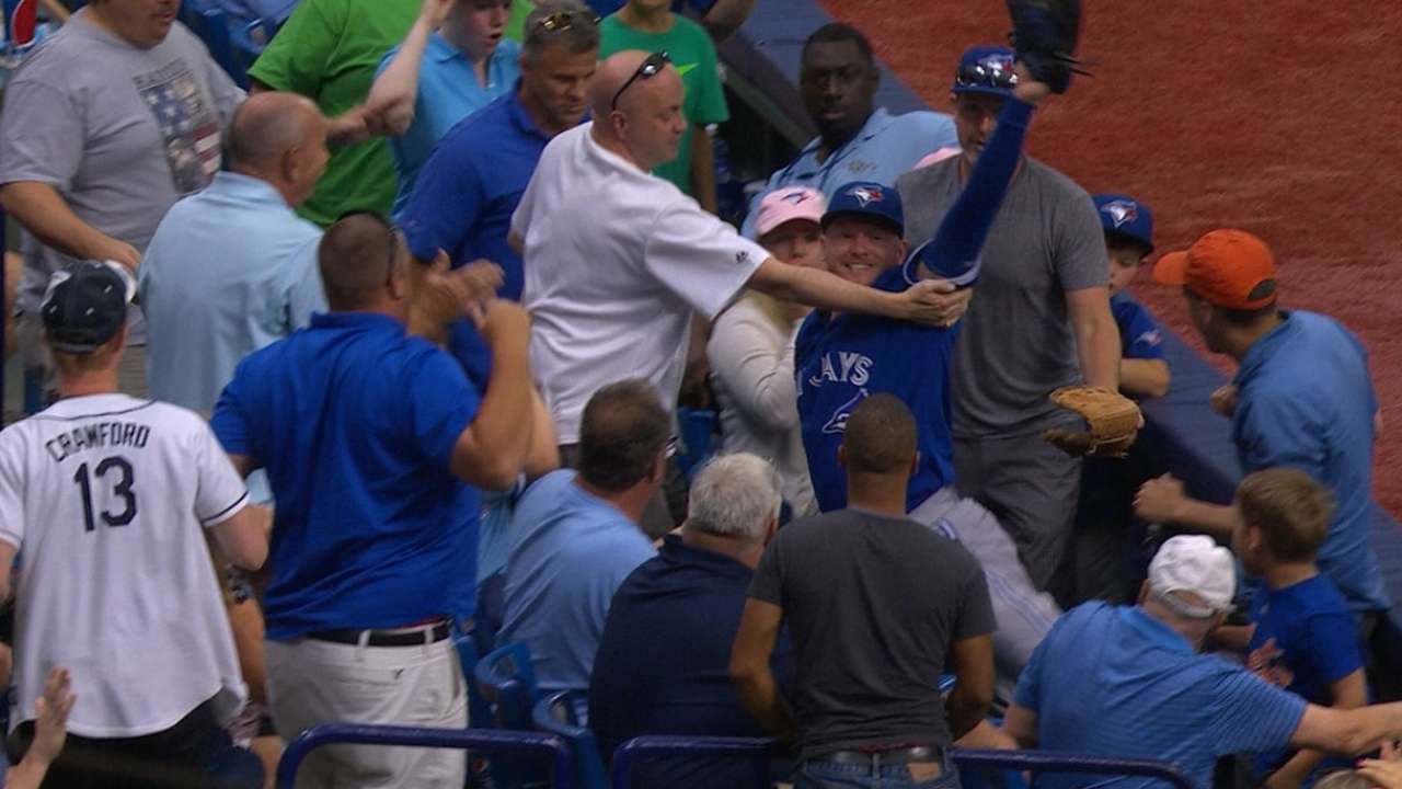 Donaldson flies into stands for amazing catch 