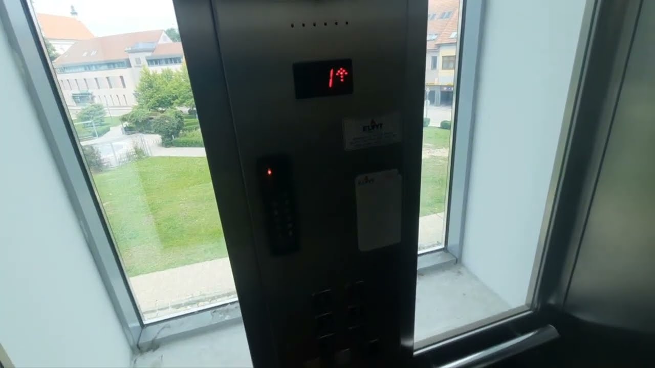 2005 Elvyt / Výtahy Ostrava hydraulic elevator @Office building, Pekarska, Trnava, Slovakia