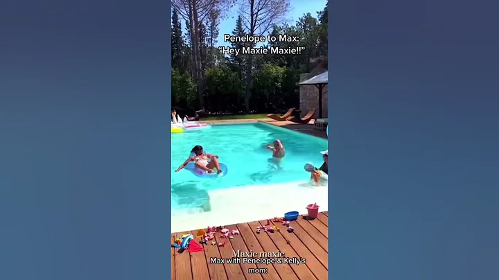 Penelope says Maxie Maxie to Max Verstappen#f1 #sh...
