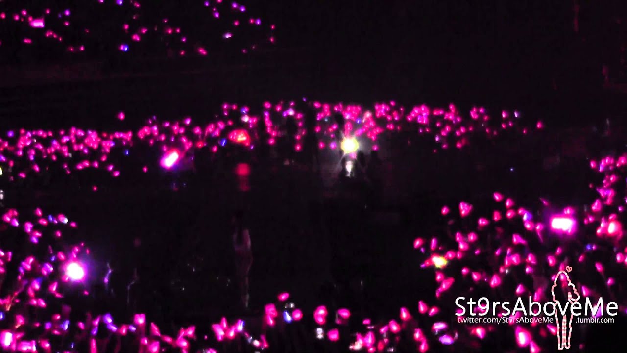 [FANCAM] Pink Ocean Wave & Pre-Twinkle @ GG Tour in Singapore 2013
