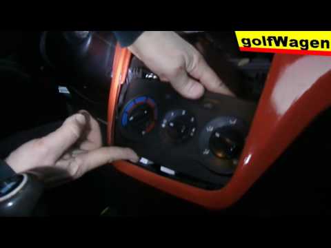Fiat Grande Punto how to change the light bulb behind the HVAC controls