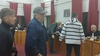 Οι στιγμές έντασης  στο δημοτικό συμβούλιο Δεσκάτης για τα έργα στη Βουνάσα