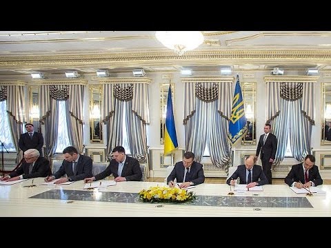 Янукович и оппозиционеры подписали соглашение об урегулировании кризиса на Украине