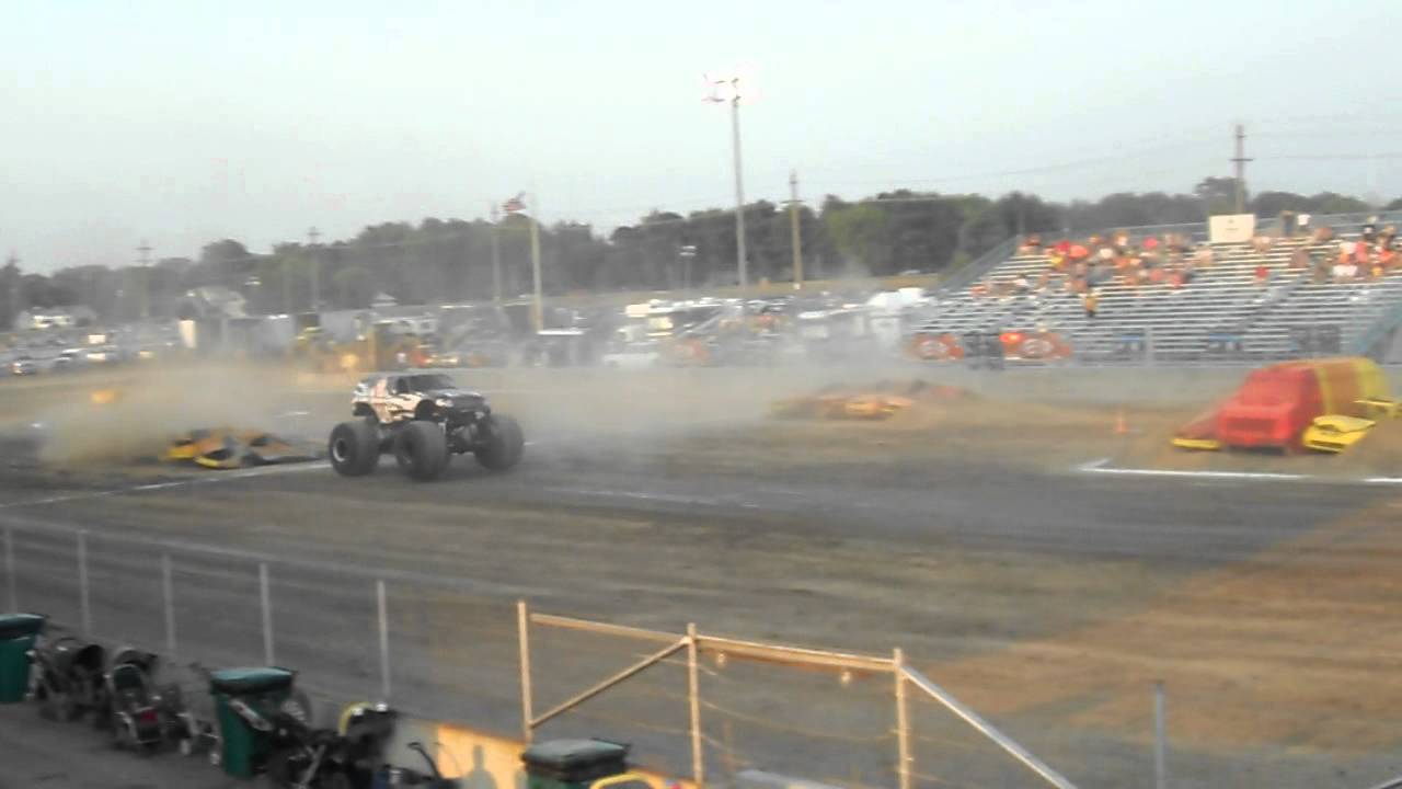 MMTE Summer Throwdown Monroe Racing Rd1 Spike vs Excaliber - YouTube