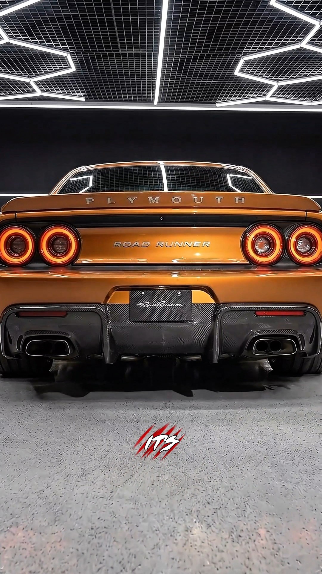レア⭐︎　ROAD RUNNER　神戸 　L　囚人カスタム 2027 Plymouth Road Runner: The Beast Returns! - YouTube