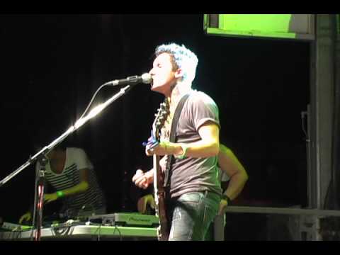 The Cliks Perform Cry Me A River