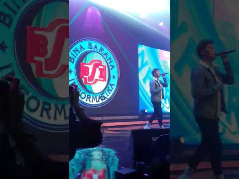Kemeriahan wisuda BSI