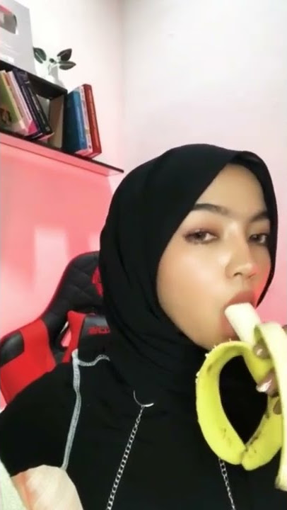 Jilbab Sama Pisang