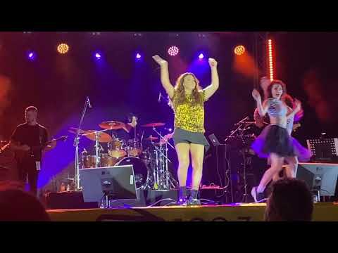 Έλενα Παπαρίζου -