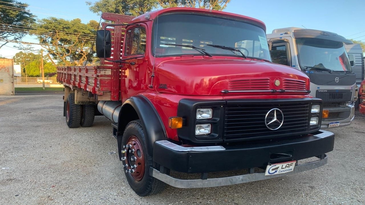 CAMINHÕES MERCEDES QUALIFICADOS À VENDA (1516, 1517, 1518, 1520, 1618, 1620 e 2324)